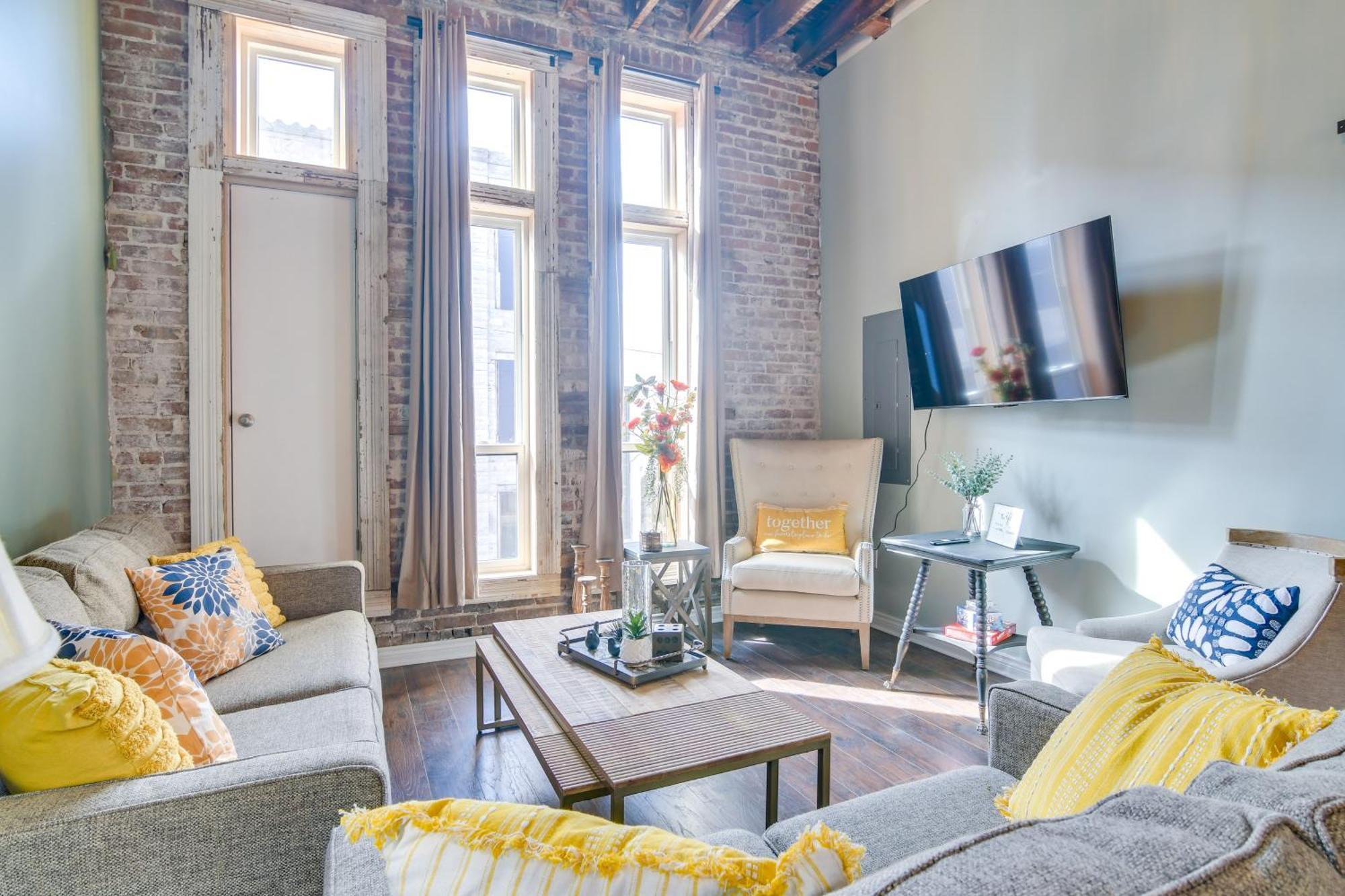 Dtwn Loft In The Heart Of Monett Pets Welcome! Exteriér fotografie